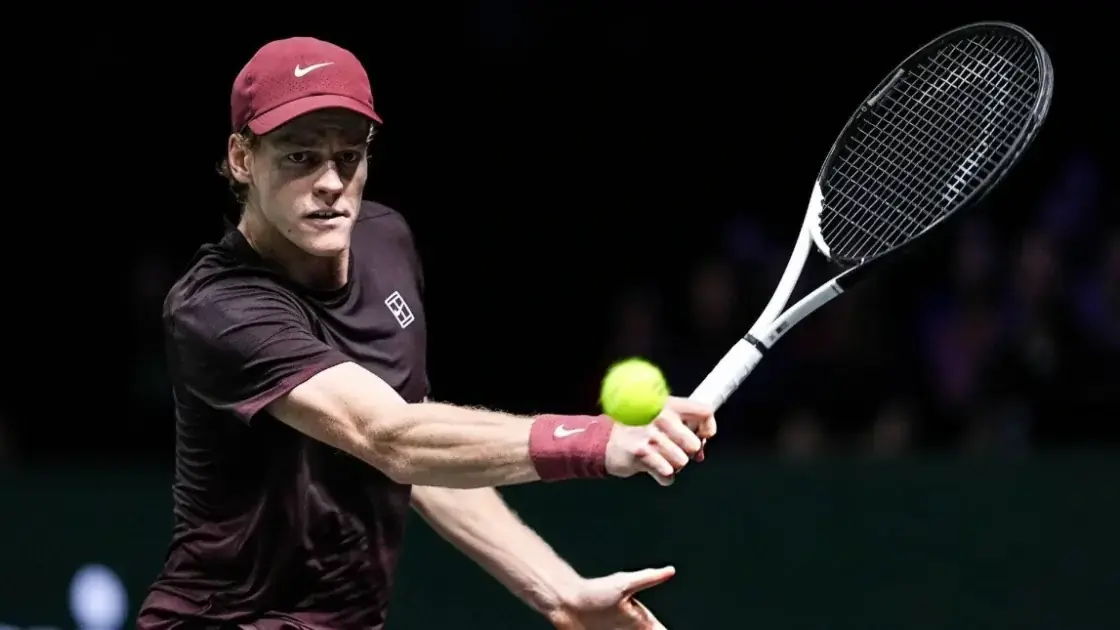 Jannik Sinner tiến sát vị trí số 1 thế giới 